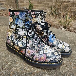 Dr. Martens Floral Lace Up Boots - Multicolor